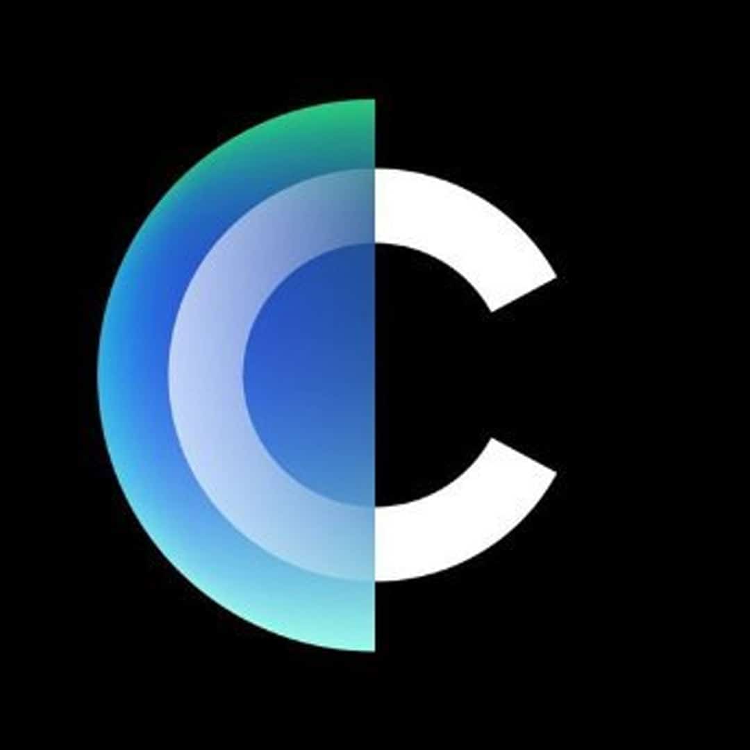 Logotipo-da-Clearpool-com-letra-C-em-gradiente-azul-e-turquesa-sobre-fundo-preto.