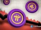 Moedas da Pi Network em roxo e amarelo sobre setas vermelhas descendentes representando queda de preço.