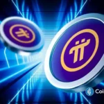 Tokens da Pi Network em ambiente digital futurista com raios de luz azuis e logotipo da CoinGape.