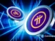 Tokens da Pi Network em ambiente digital futurista com raios de luz azuis e logotipo da CoinGape.