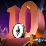 Arte 3D mostrando número "10" dourado com logo do Ethereum e gráficos de candlesticks em alta representando o aniversário de uma década.