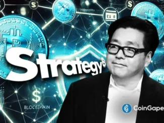 Tom Lee da BitMine ao lado de logo Strategy com moedas Bitcoin e símbolos de dólar em fundo tecnológico azul.