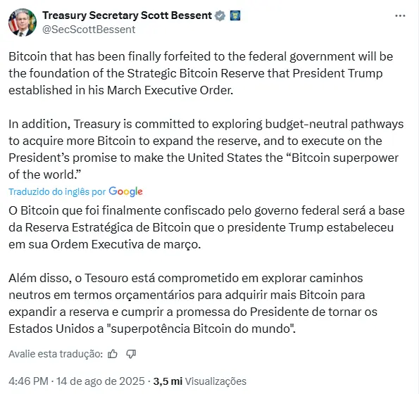 Captura de tela de tweet do secretário do Tesouro Scott Bessent explicando política de Bitcoin do governo americano.