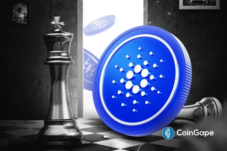 Moeda do Cardano (ADA) em azul sobre tabuleiro de xadrez com peça de rei ao fundo