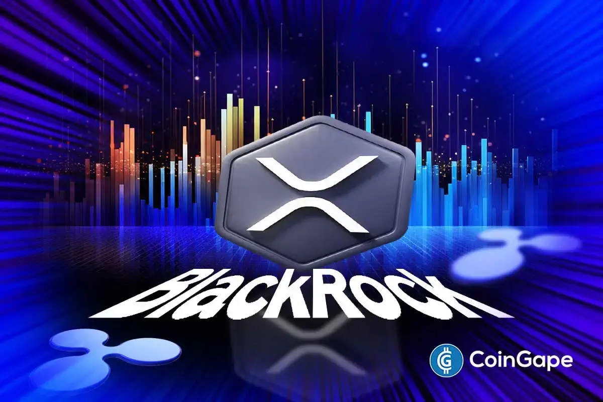 Imagem conceitual mostrando logos do XRP e BlackRock sobre fundo futurista com gráficos de candlestick em tons de azul.