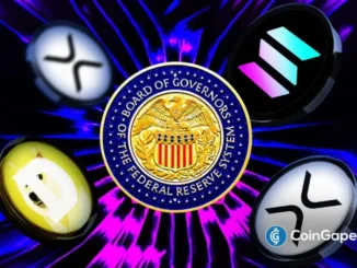Ilustração do selo do Federal Reserve cercado por logos de criptomoedas incluindo XRP, Solana, Dogecoin e Litecoin em fundo roxo radiante.