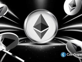 Ilustração de moeda de Ethereum em prata com logo centralizado, cercada por outras moedas de ETH em fundo preto com efeitos de luz.