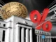 Prédio do Federal Reserve com símbolo de porcentagem destacando decisão sobre juros
