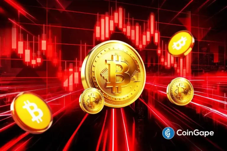 Moedas de Bitcoin douradas em queda com gráfico de candlestick vermelho ao fundo representando movimento de baixa no preço.