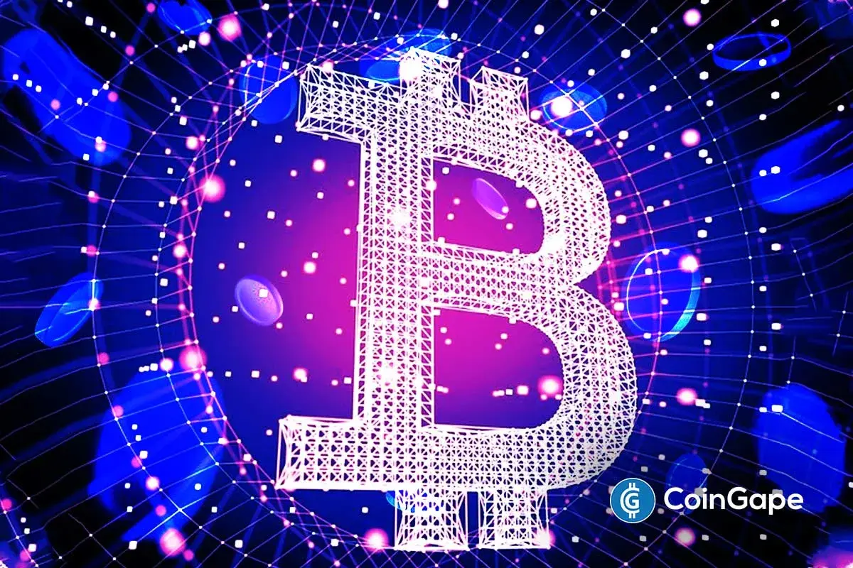 Símbolo do Bitcoin em estrutura tridimensional rosa e roxa sobre fundo azul com conexões de rede blockchain iluminadas.