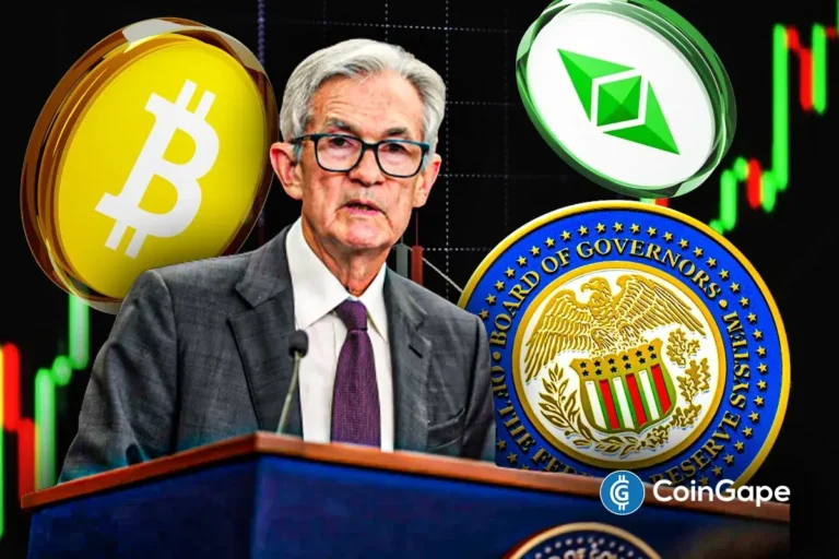 Composição ilustrativa mostrando símbolo do Bitcoin, logotipo do Federal Reserve, e gráficos de preços em alta no mercado de criptomoedas