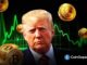 Ilustração de Donald Trump com moedas de Bitcoin e gráficos de mercado em alta ao fundo.