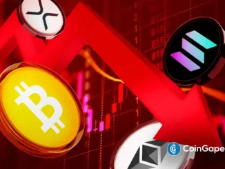 Imagem ilustrativa mostrando moedas de Bitcoin, XRP, Solana e Ethereum sobre fundo vermelho com gráficos de tendência de baixa